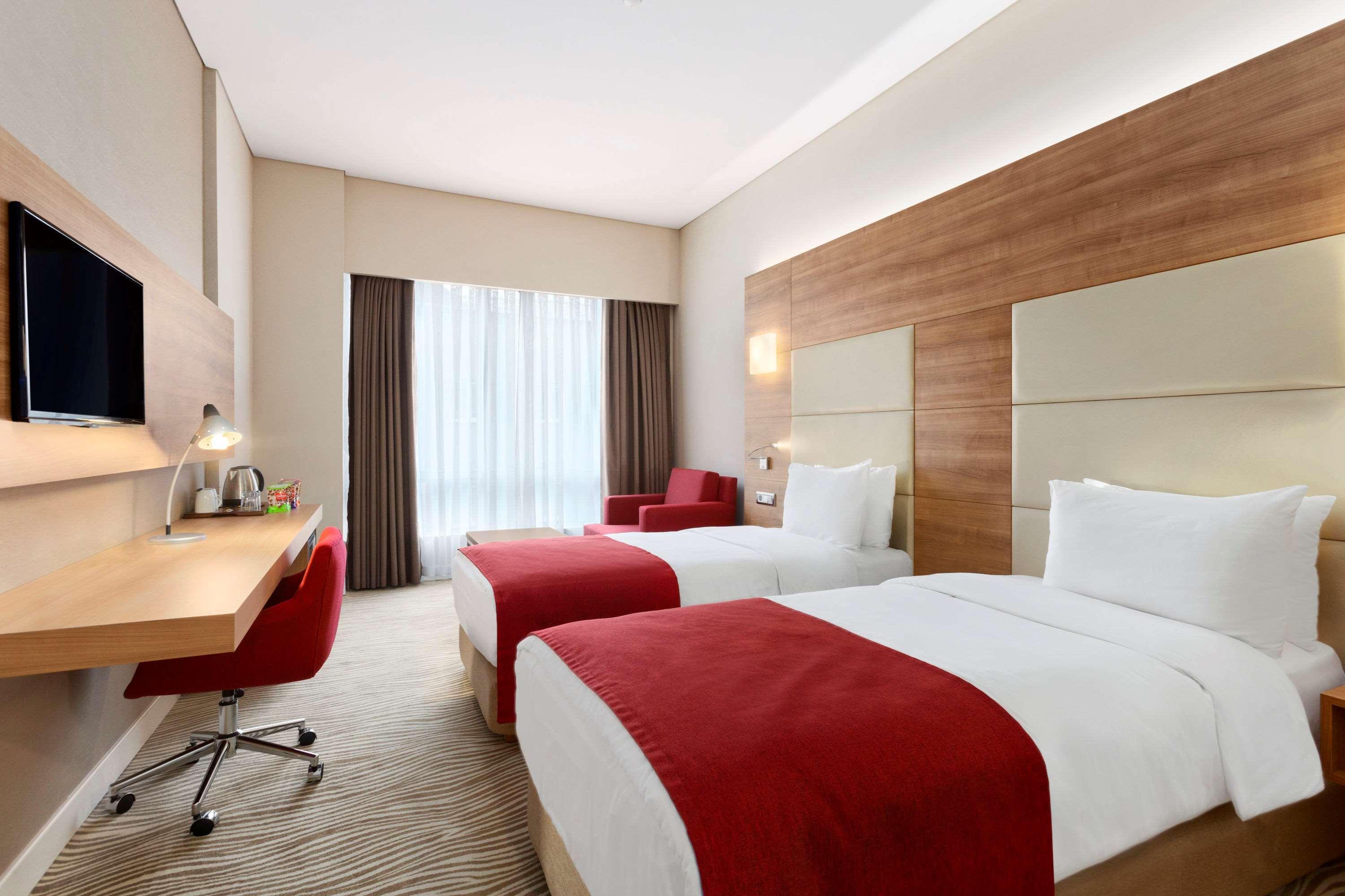 Отель Ramada Encore Istanbul Kartal Экстерьер фото