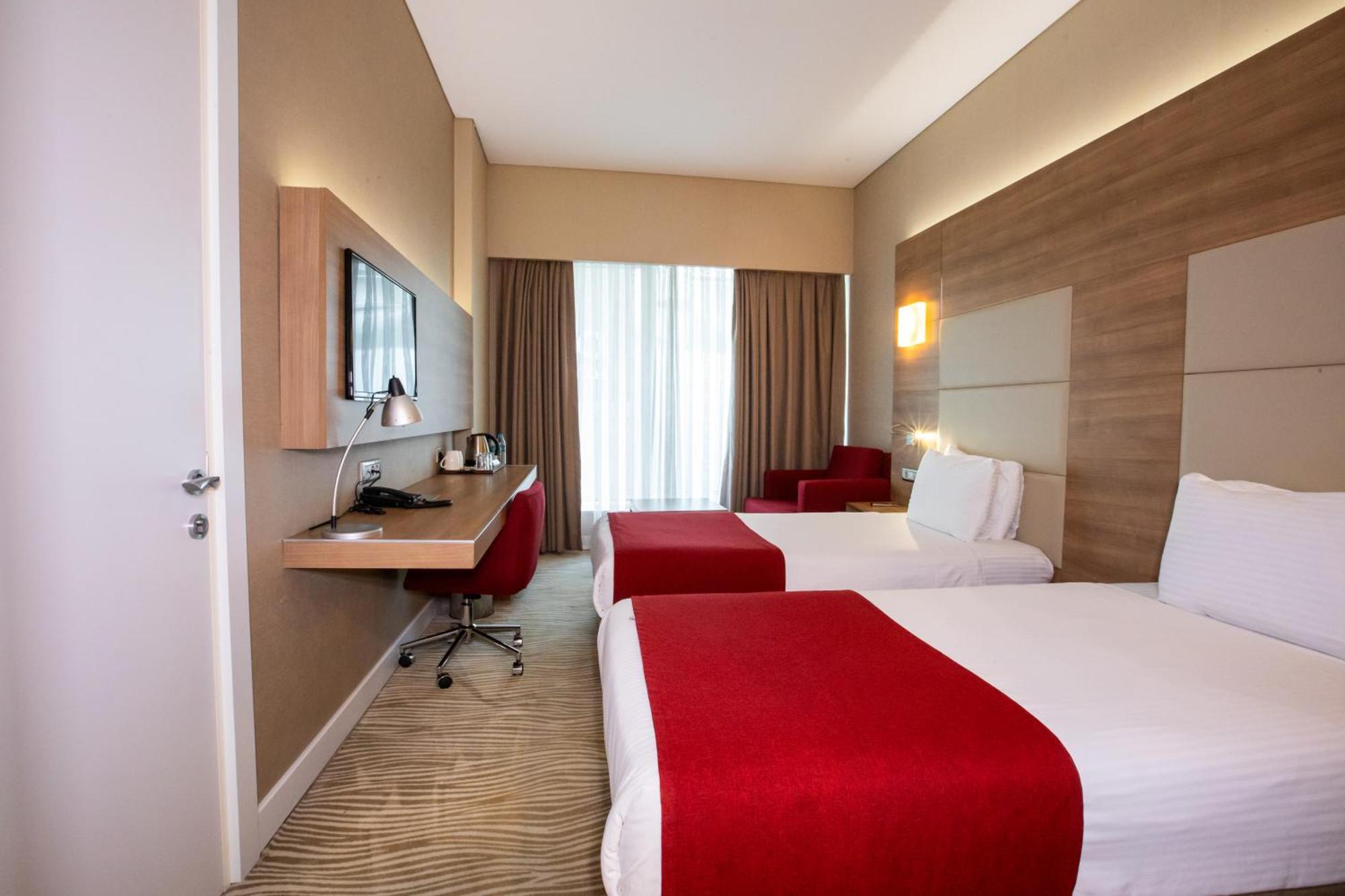 Отель Ramada Encore Istanbul Kartal Экстерьер фото