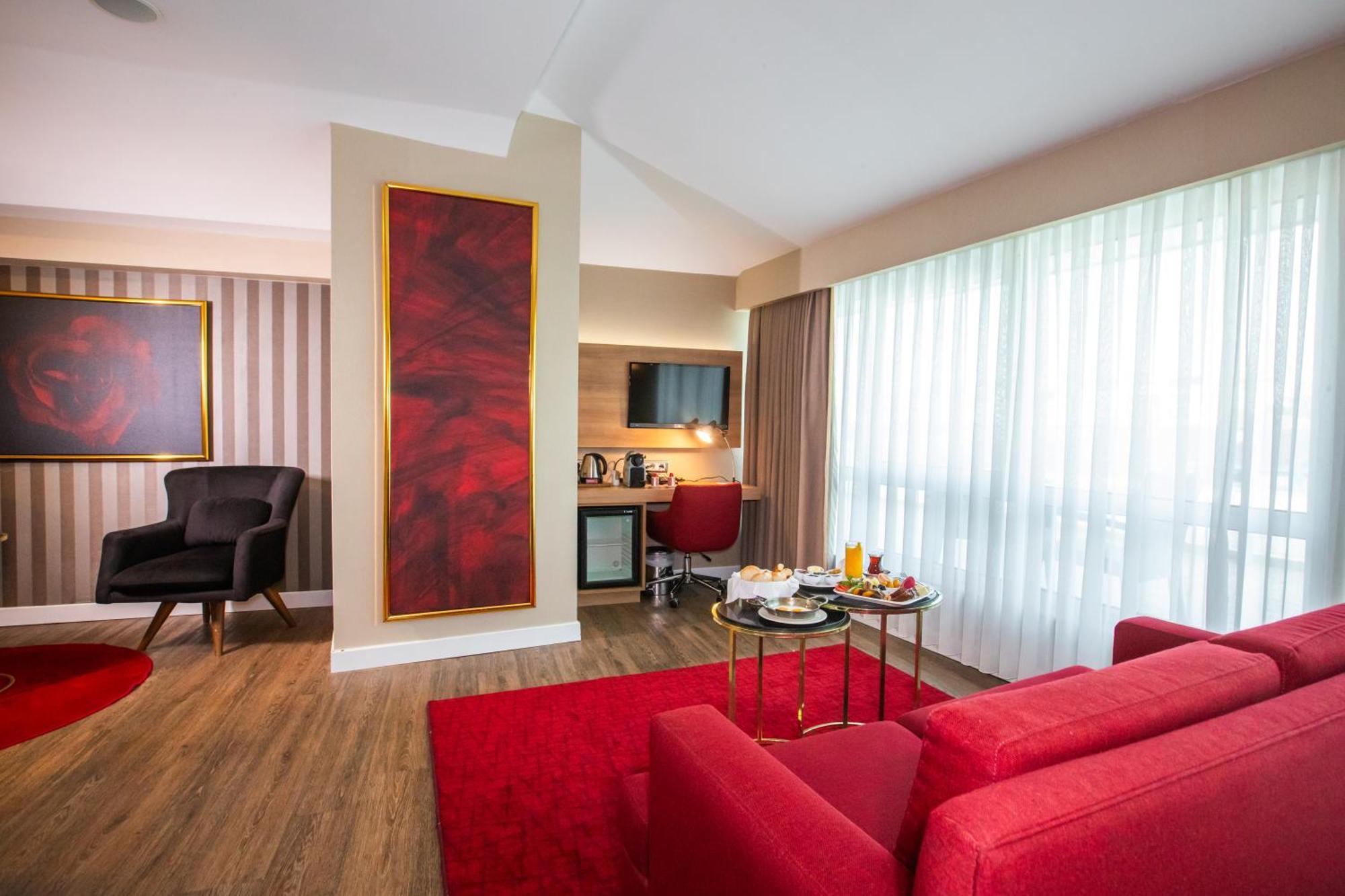 Отель Ramada Encore Istanbul Kartal Экстерьер фото